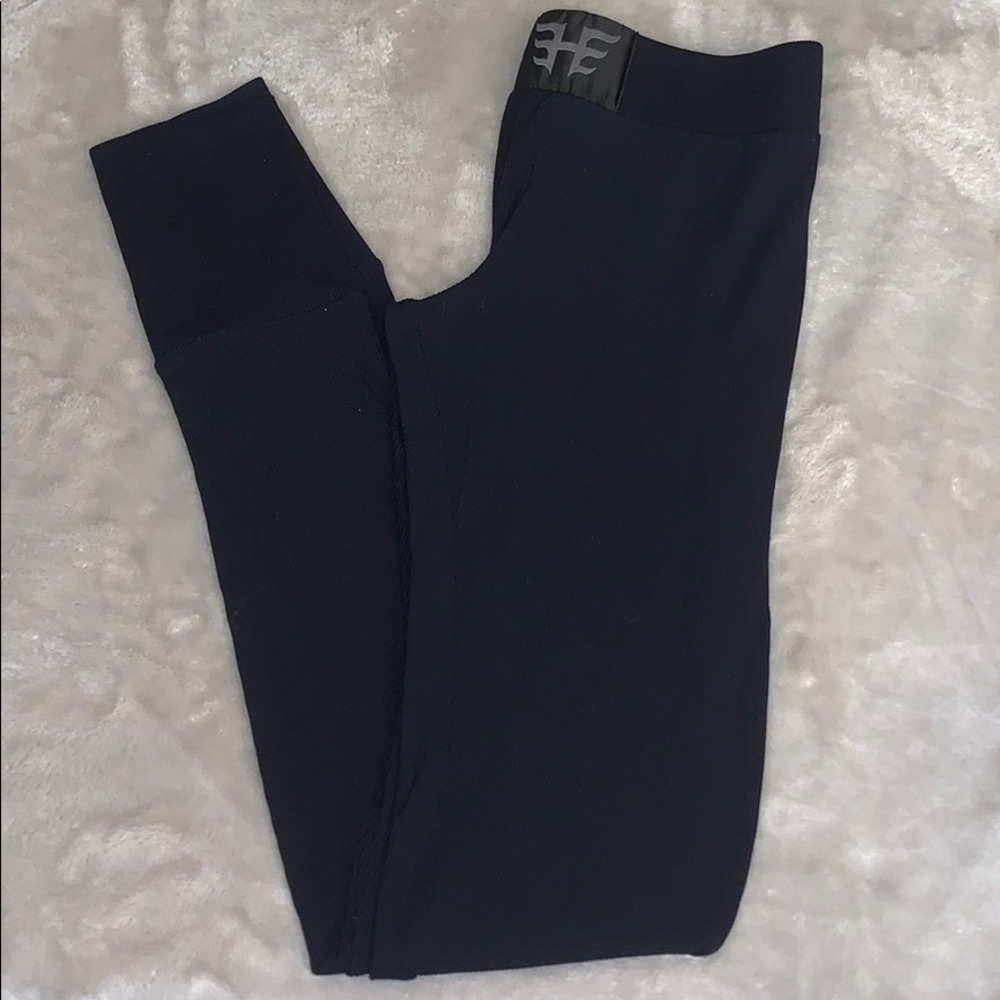 Lightly Worn Ribbed Leggings